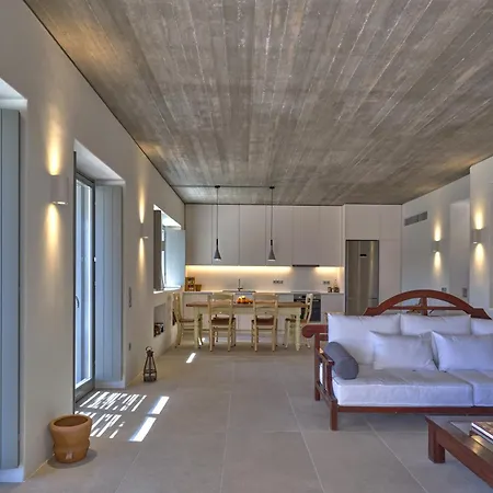 Pezoules House Ii *